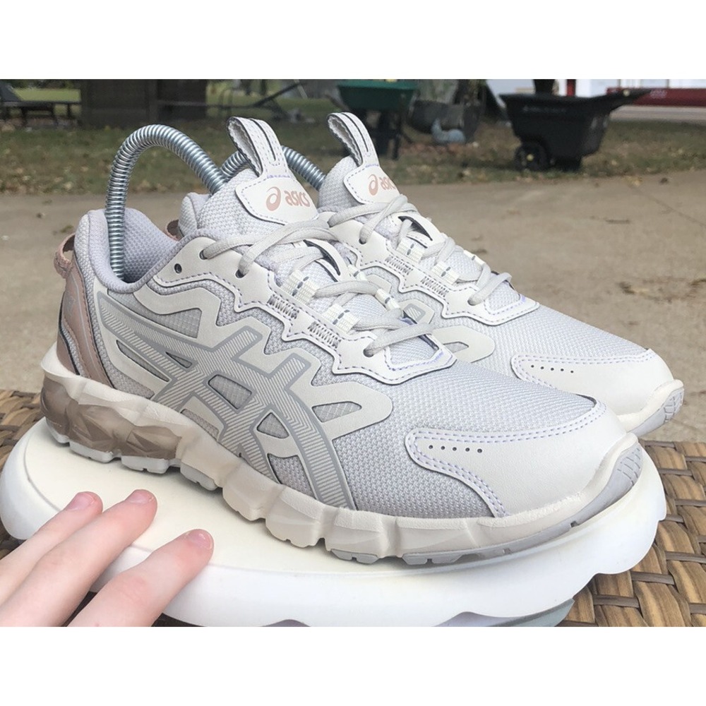 Size 7.5 / Size 9 Women - ASICS GEL-Quantum 90 3 Low White / Pink